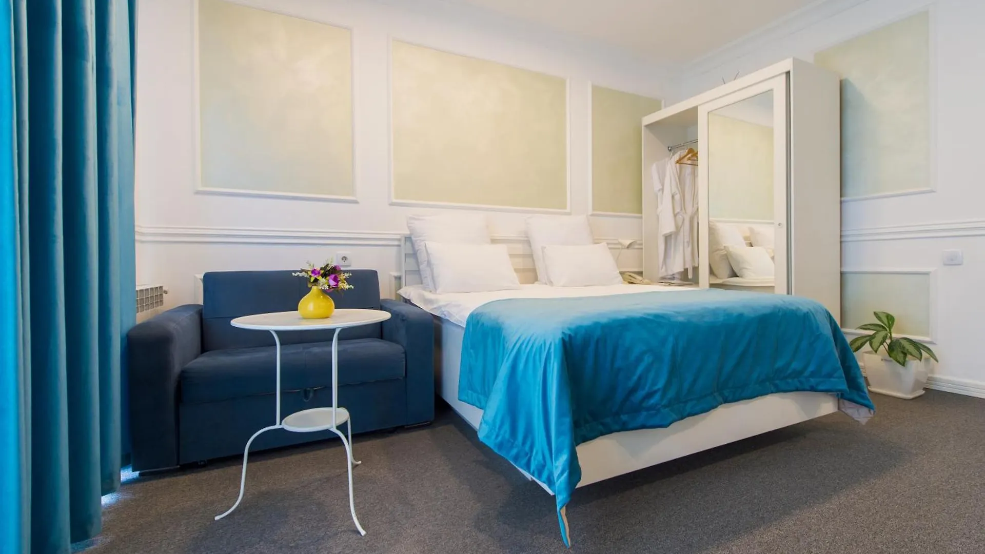 Two Seasons Boutique Hotel Баку